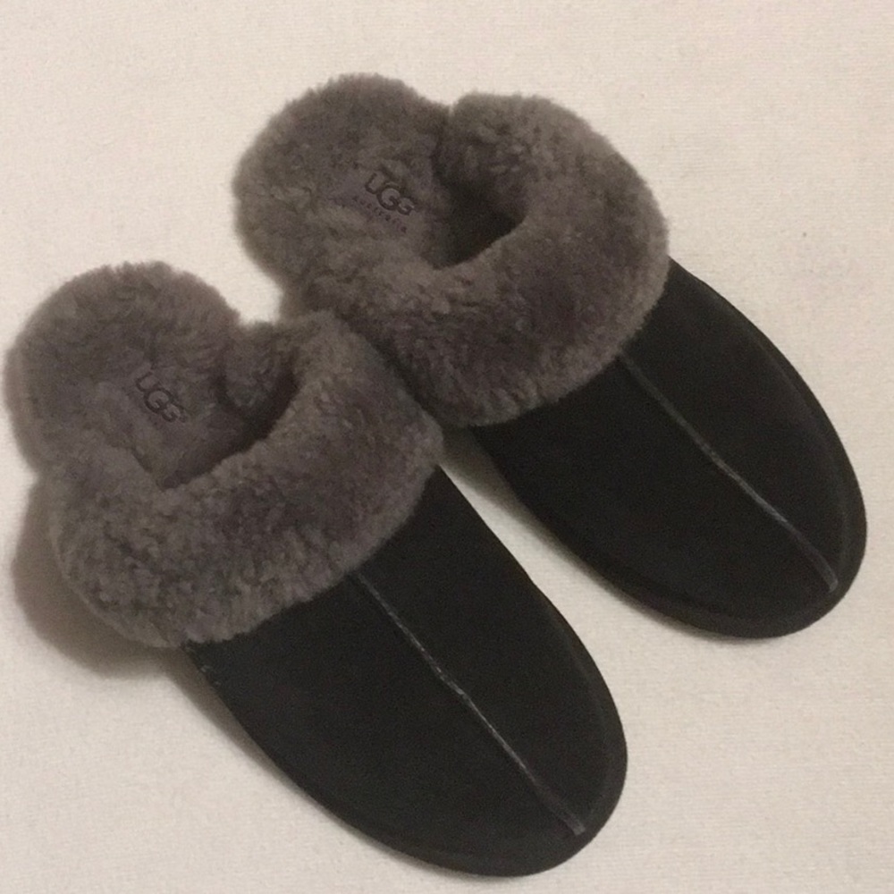 Ugg Scuffett II Shearling Slippers sz 9